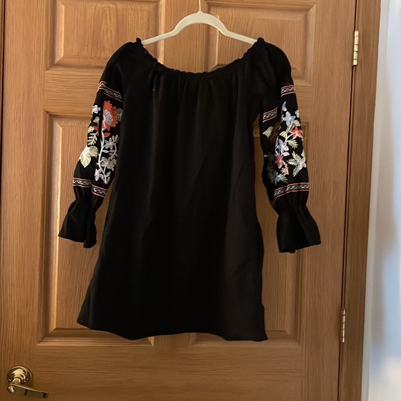 This is a free people top absolutely beautiful, jeans or leggings! - Picture 5 of 5